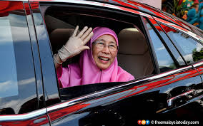 The memoirs of tun dr mahathir mohamad by. Wan Azizah Fb Post Of Me In Hospital Is Malicious Free Malaysia Today Fmt