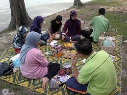 Ibu memiliki banyak peranan dan mampu melakukan banyak hal untuk kebutuhan semua anggota seorang ibu memberikan keseimbangan dalam sebuah keluarga. Waktu Solat Malaysia Waktu Solat Dot Net