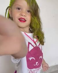 Confete e glitter com essa linda! 🫰🏻🥰🎊