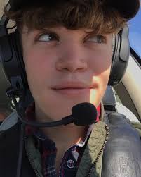 Gavin Thomas Botto (@gavtombot) · Instagram photos and Reels