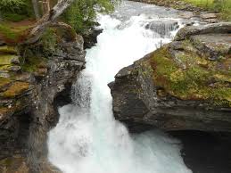 Here is a list with more than 100 great viewpoints and locations for photography and filming in the fjords. Geiranger Trollstigen Molde Gudbrandsdalen Motorrad Kultur Reisen