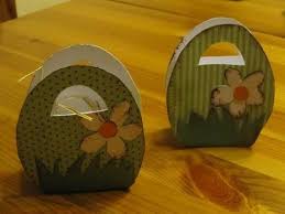 Basteln Zu Ostern Wie Bastelt Man Ein Korbchen In Eiform How To Make An Easter Basket Osternest Basteln Basteln Mit Papier Ostern Ostern Geschenke Basteln