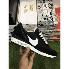 A sensibilidade criativa de jun ganha vida nessa cole��o, com um visual definido pelo caos e o equil�brio do inverno na cidade. Nike X Undercover Jun Takahashi Shopee Malaysia