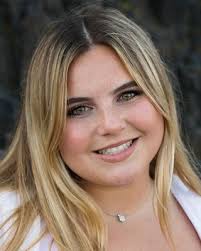 Caroline Bloomquist's Instagram, Twitter & Facebook