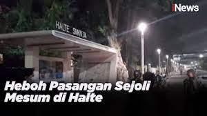 Terimakasi kepada teman teman semua yang telah mampir di channelnya pak de dan menonton video video dari pakde. Viral Pasangan Mesum Di Halte Bus Smkn 34 Senen Terekam Pengguna Jalan Inews Sore 25 01 Youtube