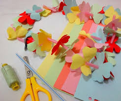 Hawaiikette Aus Papierblumen Einfach Gemacht Papierblumen Basteln Blumen Basteln Aus Papier Basteln Mit Papier Origami