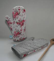 Einzigartige Ofenhandschuhe Handmade Auch In Vielen Anderen Mustern Und Farben Siehe Http De Dawanda Com Shop Michelle Online Ofenhandschuhe Shops Kuche