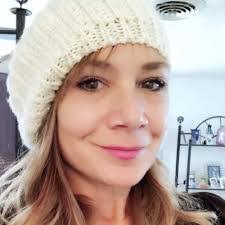 Janice Gomes's Instagram, Twitter & Facebook