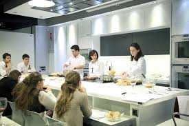 Somos una escuela de cocina quenace en 1995. Cursos De Cocina En Marzo Escuela De Cocina Telva Sese San Martin