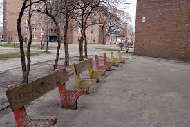 It is one of only two housing projects that still exist from the state street. Dearborn Homes Chicago Gang History