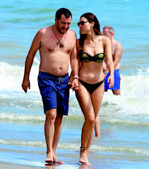 I due sono andati a convivere a circa 3 anni dall'inizio della loro storia d'amore e il leader leghista si è detto felice e sereno accanto alla sua nuova compagna. Matteo Salvini Video Odkaz Pre Borisa Kollara A Slovensko 3