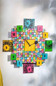 Diy Farbenfrohe Uhr Auf Quadratologo Keilrahmen Und Malpappen Mit Anleitung Http Www Vbs Hobby Com De Themens Keilrahmen Basteln Mit Kindern Sommer Basteln