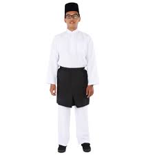 Warna sorabn putih atau hitam, pada bagian atasnya berwarna merah dan dapat juga dikombonasikan antara warna putih merah dan hitam. 15 Trend Terbaru Baju Melayu Putih Samping Hitam Lamaz Morradean