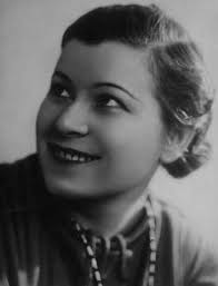 Но для человека годы проходят заметно, как внешне так и внутренне. Maksakova Mariya Petrovna Vikipediya