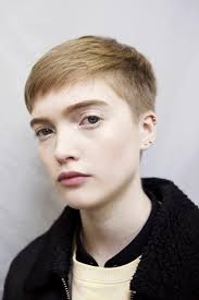 Snaggat hår trendfrisyr våren 2017