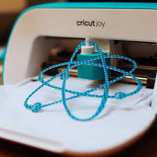 Cricut joy what accessories and material should you buy? Cricut Joy Ich Stelle Meine Aufkleber Nun Selbst Her Diy Gadget Fur Vinyl Und Papier Teil 1 Atomlabor Blog Dein Lifestyle Blog