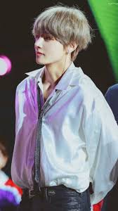 V He Is So Handsome And He Is My Bias He Looks Like An Anime Character