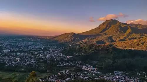 6 Fakta Menarik Gunung Panderman yang Berlatar Pemandangan Kota Batu Malang