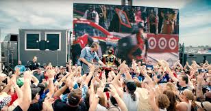 You should, and that's because he sings on a long lost 1983 album, along with other nascar in the 1980s, nascar wasn't nearly the motorsports powerhouse that it is today. Blake Shelton Releases New Intro For Nbc S Nascar Broadcast One Country
