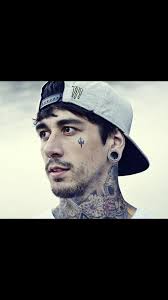 Elle Fowler (@elle_your)