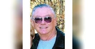 Carolyn Pendley's Instagram, Twitter & Facebook