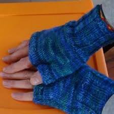 This stem and leaf pattern is inspired by. 16 Free Knitting Patterns For Mittens Favecrafts Com