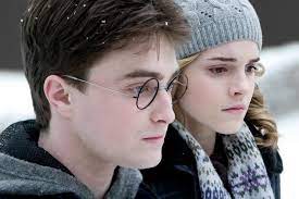 Harry and Hermione in winter — Harry Potter Fan Zone