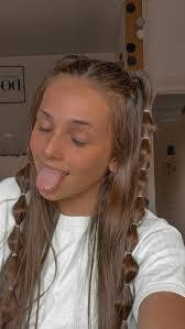 Leah Bender's Instagram, Twitter & Facebook