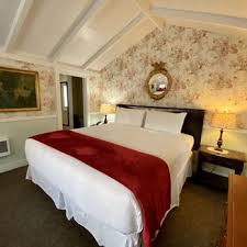 Excellent location — rated 9.5/10! Carmel Green Lantern Inn 85 Photos 93 Reviews Bed Breakfast Casanova 7th Ave Carmel By The Sea Ca Phone Number