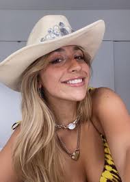 Tate Mcrae - Free pics, galleries & more at Babepedia