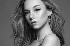 Ester Expósito: 10 cose su di lei che dovresti sapere