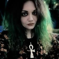 Kelly Doty's Instagram, Twitter & Facebook