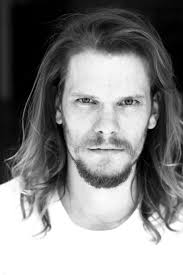 NOTRE EQUIPE HUGO NORRIS Coiffeur...