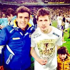 Genç oyuncular i̇smail yüksek, barış sungur ve oğuz kağan güçtekin'in kiralık gönderilmesi planlanıyor. Emre Belozoglu Sakatlanan Fenerbahceli Oguz Kagan Guctekin I Ziyaret Etti Haberler Spor