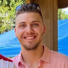 Derek Blair's Instagram, Twitter & Facebook