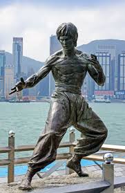 Now that the avenue of stars has reopened, you can see the statue back in front of victoria harbour now situated in front of the two story starbucks. Bruce Lee Statue 1080p 2k 4k 5k Hd Wallpapers Free Download Wallpaper Flare