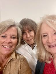 Longwood bonds are lifelong for 1971 alumnae