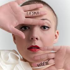 Na začátku ledna jsme se setkali s týmem @whatnewscz a nafotili docela boží  fotky… a k tomu společně s @ilonamancikova , která dala dohromady spolek  @mojeplice , prokecaly dopoledne a Ilona pak