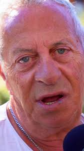 Scherzo a Mattarella con Elon Musk: Investito o Esplosioni?