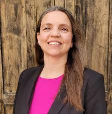 Nadine Henning's Instagram, Twitter & Facebook