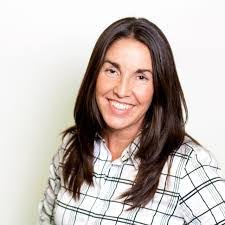 Elizabeth Geist's Instagram, Twitter & Facebook