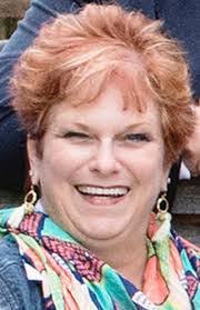 Debbie Holsapple's Instagram, Twitter & Facebook