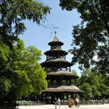 Es bietet ein tolles restaurant mit sehr feinem essen und ein schöner biergarten. Der Chinesische Turm Warum Die Pagode Im Englischen Garten Steht Altstadt Lehel