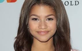 This means that stars like tyra banks, taylor swift, and blake lively share zendaya's height. Zendaya Coleman S Body Measurements Including Breasts Height And Weight Famous Breasts