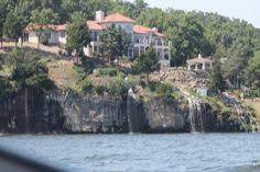 Gorgeous House On A Bluff At The Lake Of The Ozarks Great Vacation Spots Ozarks Gorgeous Houses