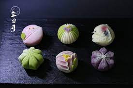 pin by 家哲 許 on 和果子 wagashi