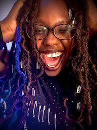 Find and share photos from con event