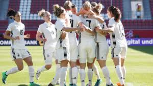 Auf diesem blog möchte ich euch ein teil meines lebens zeigen. Dfb Frauen Mit Rolser Und Rall Gegen Island Und Faroer Eurosport