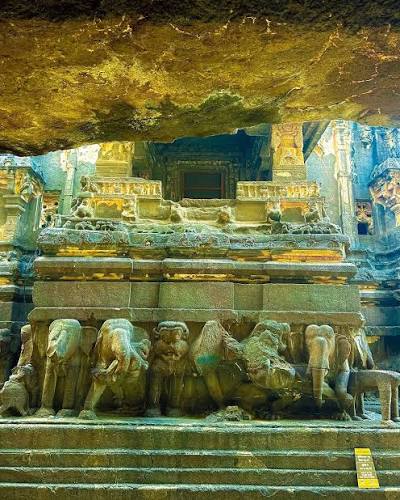 sagarr._patil_ Shares World Heritage side KAILAS TEMPLE...🚩 The Ellora Caves are a UNESCO World Heritage Site in Sambhajinagar, Maharashtra, featuring a complex of 34 rock-cut caves that showcase Hindu, Buddhist, art and