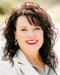 Candace Navarro's Instagram, Twitter & Facebook